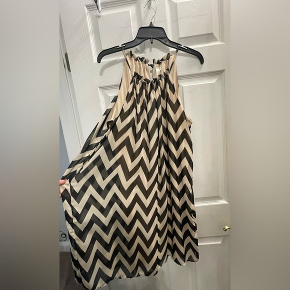 Tacera Dresses & Skirts - Chevron Pattern Women’s Dress - Black and Cream Size Large
